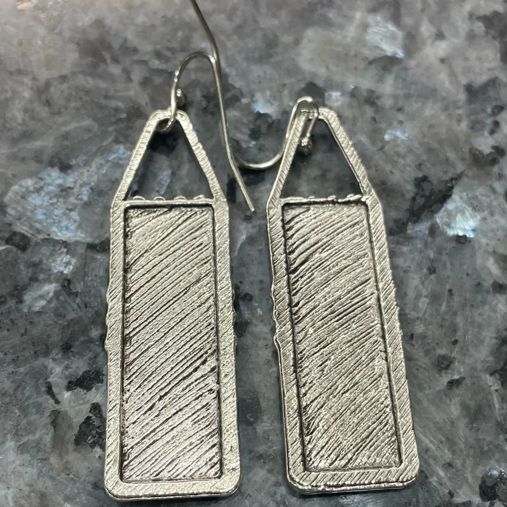 2/$25 or 3/$35 NWOT Colorful rectangular rainbow swirl enamel earrings - Picture 6 of 6
